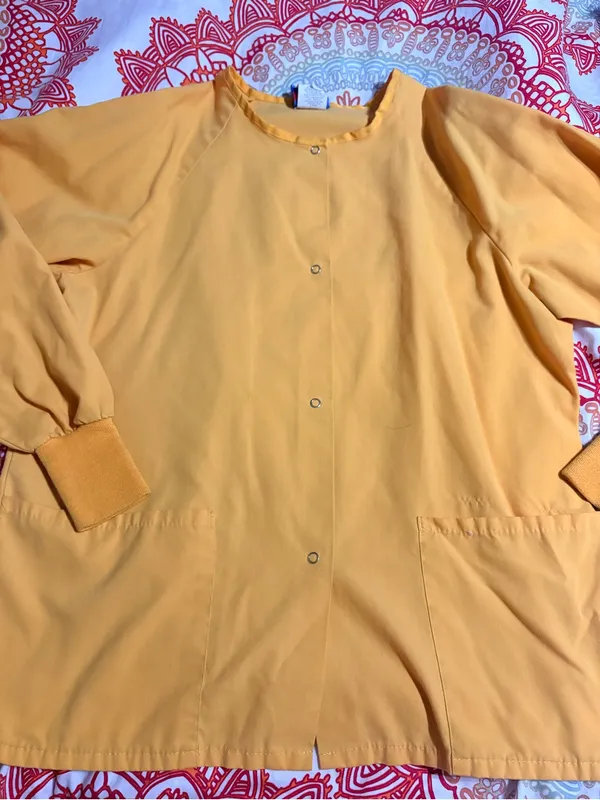 Gel scrubs Bright Mustard Yellow Button-Front scrub Jacket small - Image 4