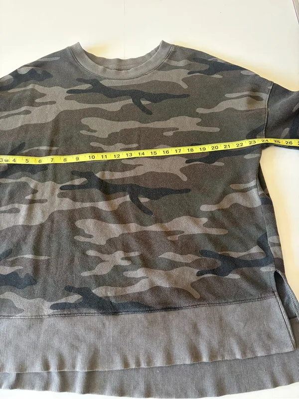 Time And Tru women’s Camo Crewneck Pullover Sweatshirt Ribbed Large - Image 3