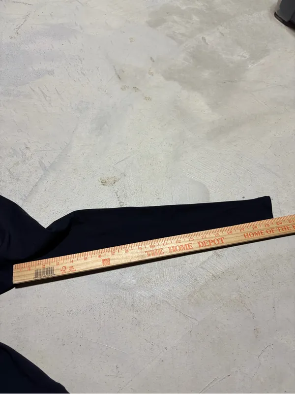 Lululemon out of this world Long-Sleeve Women's Top in Black - Image 6