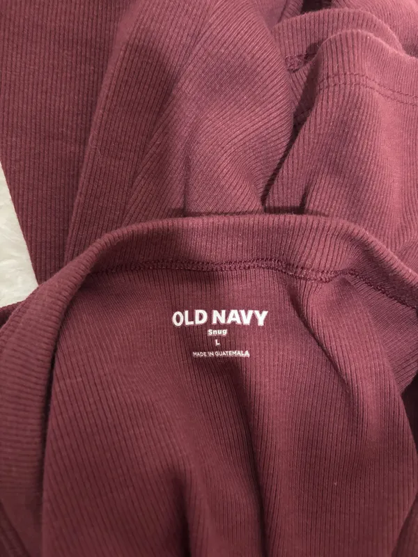 Old Navy Maroon Top - Image 3