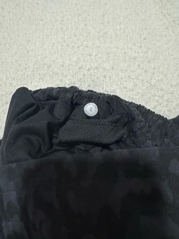 lululemon hotty hot shorts  - Image 4