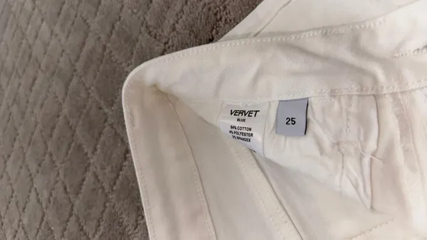Vervet Jeans Crop cream denim size 25 - Image 3