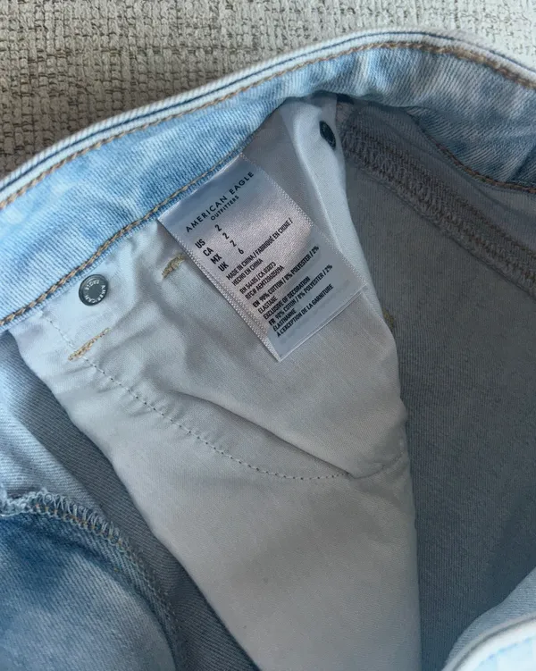 American Eagle Outfitters Light Wash Shorts - Image 4