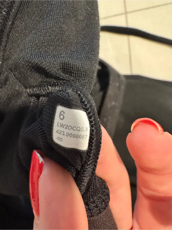 Black Shimmery lululemon flow-y sports bra size 6 - Image 3