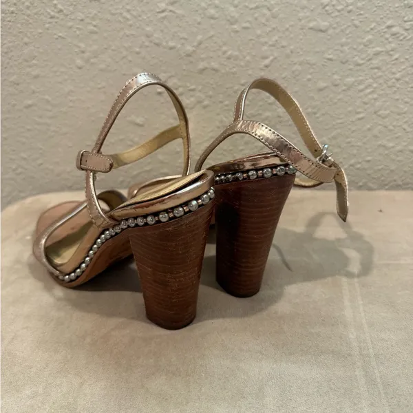 Coach Gold Women's Sandals‎ Heels Size 7.5 B - Image 4