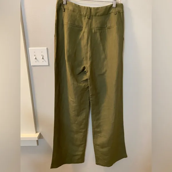 wide leg, high rise, pleated linen blend pants in army green size 6. NWOT - Image 6