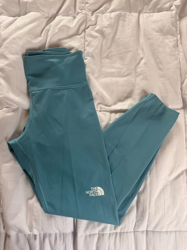 The North Face Dune Sky Matching Set – Medium Bra / Large Leggings - Image 3