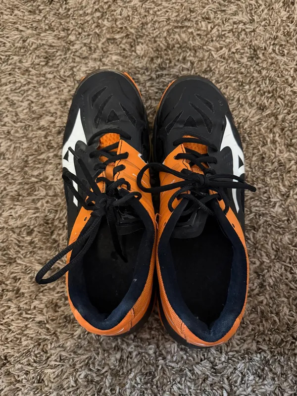 Mizuno Wave Lightning Volleyball Shoes Orange Black - Image 2