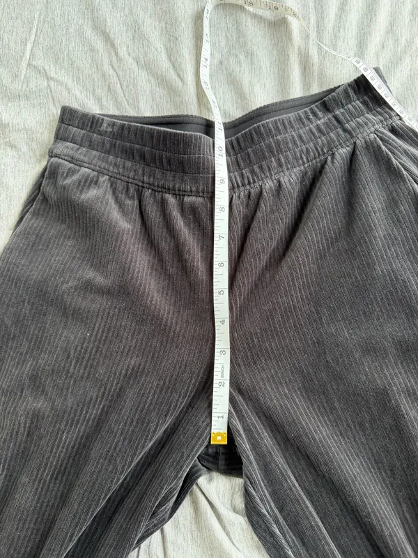 Lululemon Women Scuba Mid-Rise Straight-Leg Pants Velvet Cord 7/8 Length 4 Black - Image 11