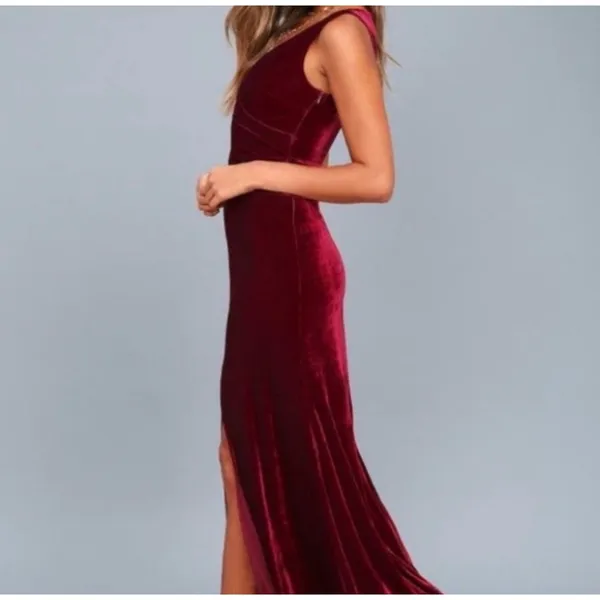 Lulus Crushing It Maxi Dress Size L Burgundy Velvet Slit Gown Old Hollywood NWT - Image 2