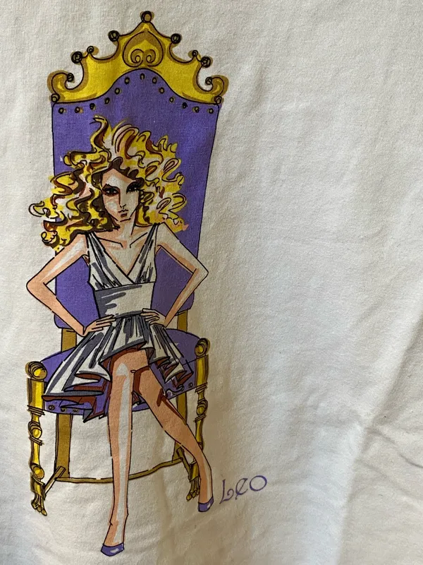 White tee shirt with Leo emblem Size 1X - Image 5