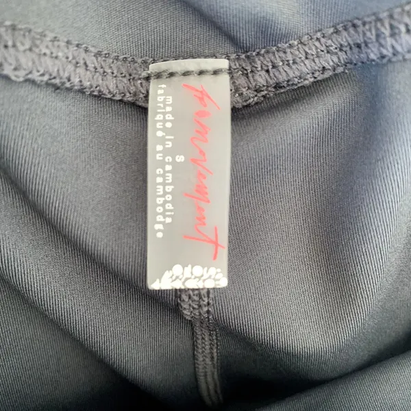 NWT‎ Free People Movement Wrap Lose Control Leggings in Gravel Stone Gray - Image 10
