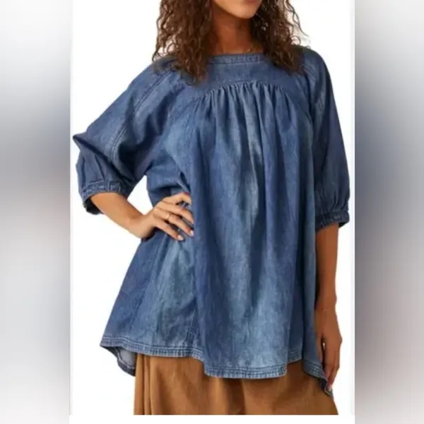 Free People Memories of You Chambray Top in the color Blue Ribbon Oversized XS - Image 4