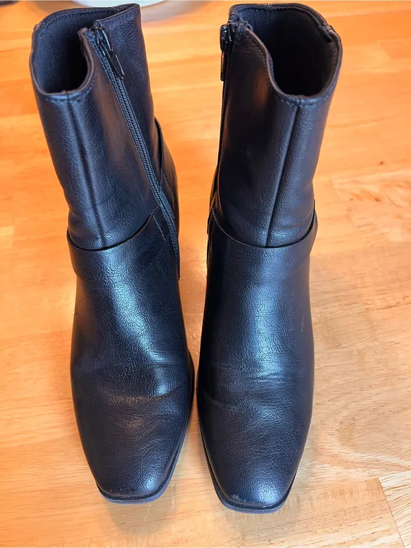 BareTraps Black Leather Mid-Heel Ankle Booties - Image 2