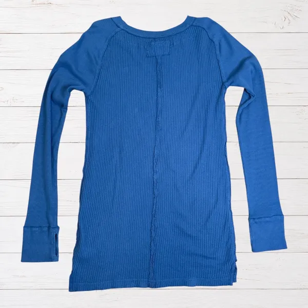 Free People Care Honey B Crew Neck Thermal Waffle Knit Top Copenhagen Blue S NWT - Image 3