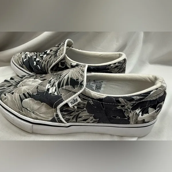 Nike Women's Slip-On Sneakers in Black, White and Gray Tropical Print - Image 2