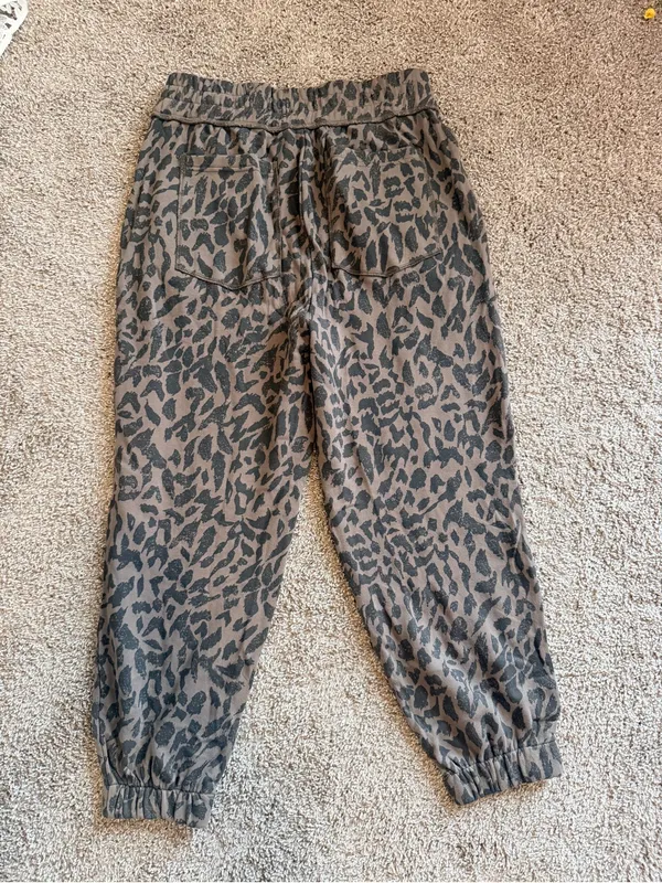 NWT Pistola Leopard Print Jogger Sweatpants Women’s Elastic Waist size large - Image 2