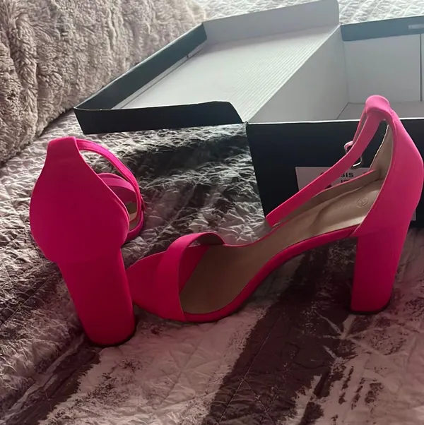 Amazon Hot Pink High Heels - Image 4