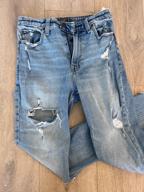Abercrombie Jeans - Image 4