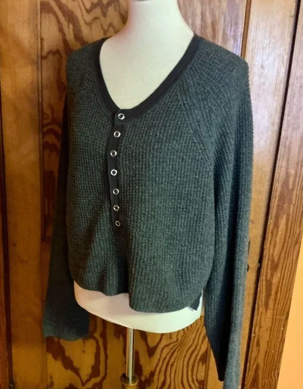 Urban Outfitters Grey Beachy Sweatshirt - Image 7