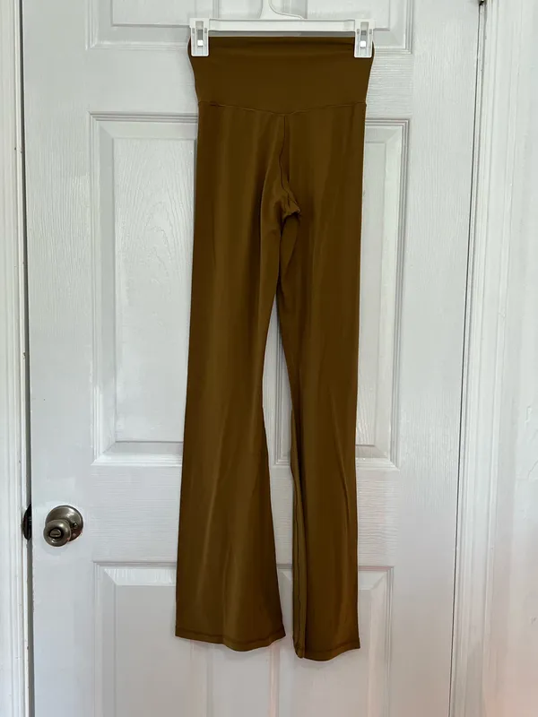 Aerie OFFLINE Real Me Olive Brown Crossover Flare Yoga Leggings Athleisure Sz M - Image 4