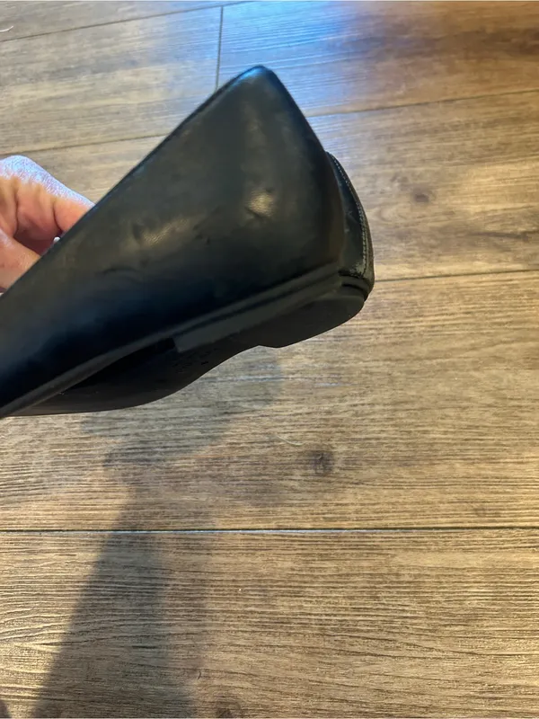 Kate Spade Norah Black Pointed-Toe Leather Flats with Bow and Gold Plaque size 8 - Image 4