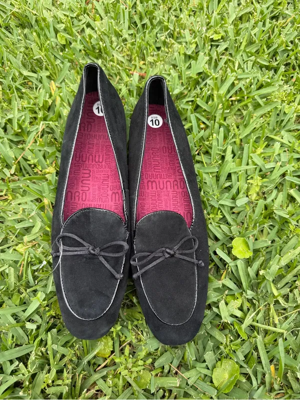 Munro Women’s Rossa Black Suede Slip-On Loafers Size 10 - Image 2