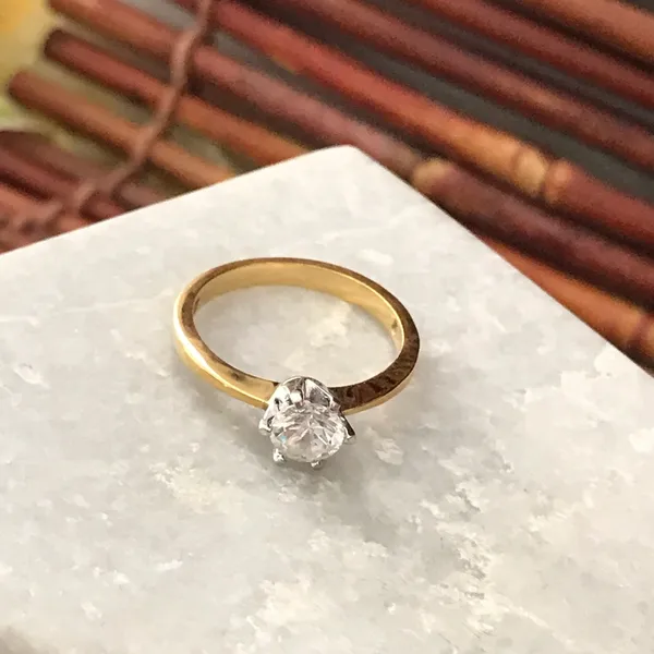 Avon Gold Plated Brilliant Solitaire Ring Size 8 - Image 6