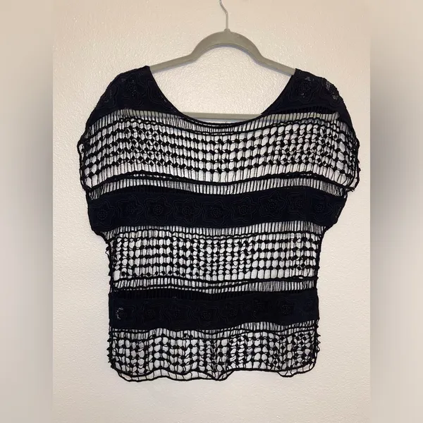 Elegant Women’s Y2K Black Crochet Top Size‎ S/M - Image 2