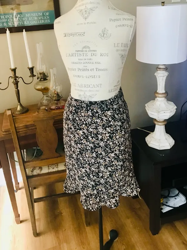 Vintage 35th & 10th Brown Floral Print Flounce Skirt with Ruffle Hem Sz S - Image 3