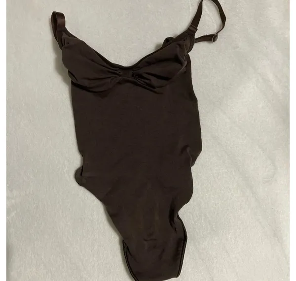 SKIMS Sculpting Thong Bodysuit S - Image 4