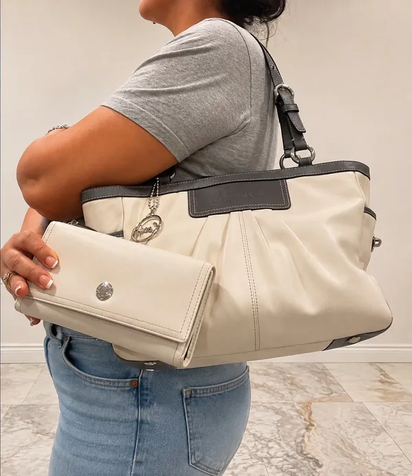 Coach Bag Shoulder Leather White Vintage - Image 2