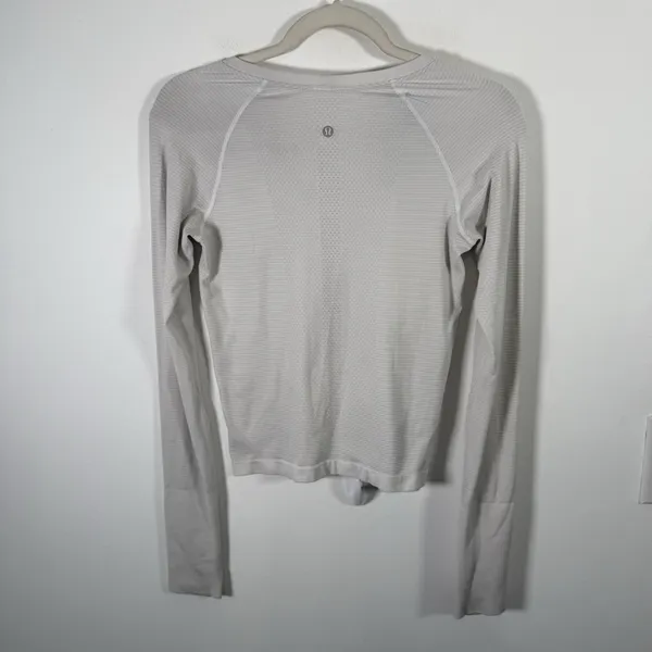 Lululemon Swiftly Tech 2.0 Long Sleeve Shirt White Race Length Gym Womens‎ 6 - Image 5