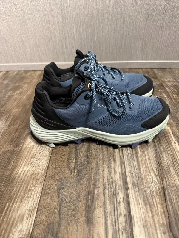 Clarks Women’s  Blue Waterproof Trail Sneaker Size 6 - Image 8