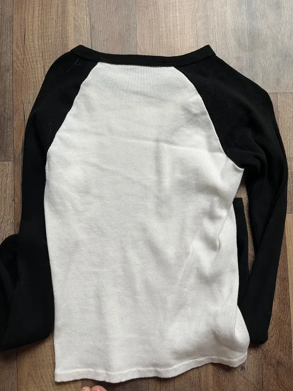 White - Image 3