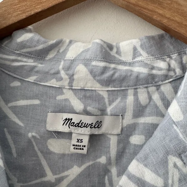 Madewell Linen-Blend Camp‎ Shirt in Abstract Flora in Gray Cool Fog Button Down - Image 6
