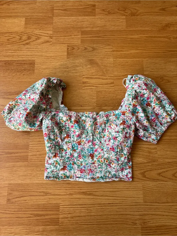 ASTR the Label Floral Puff-Sleeve Cropped Top Size Small - Image 3