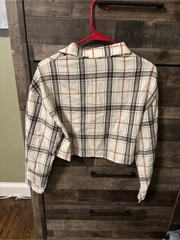 SHEIN Cream Plaid Cropped Button-Down Shirt with Black & Brown Stripes - Image 4