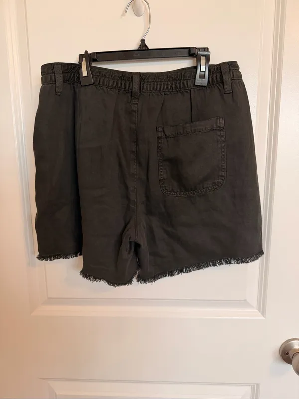 Aerie Adventure Fray Hem Shorts Small - Image 3
