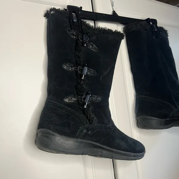 White Mountain Black leather Suede Faux Fur Lined Mongolian style Winter Boot - Image 9