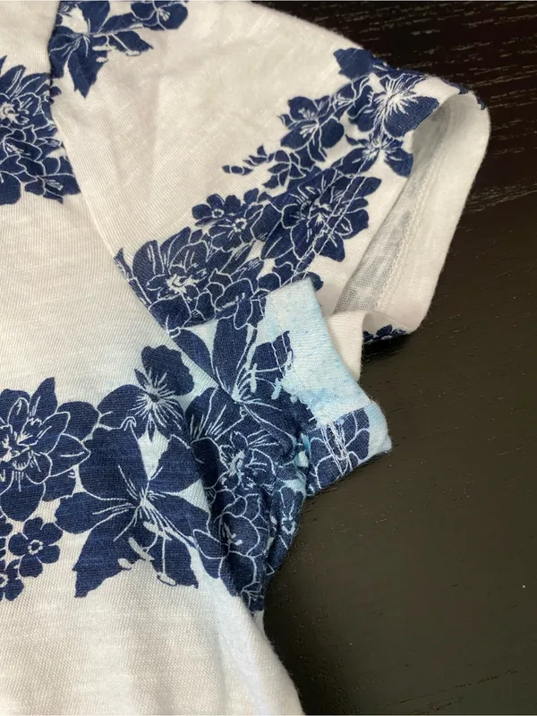 Old Navy White Tee with Blue Logo Tag - Image 4