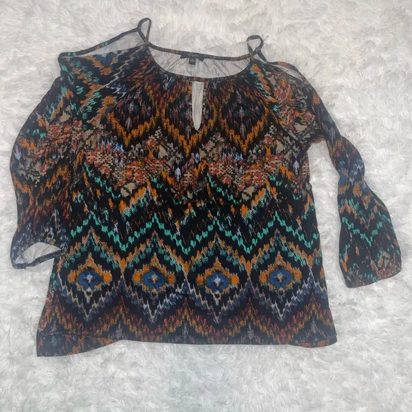 Cupio chevron multi color cold shoulder top shirt woman’s medium - Image 4