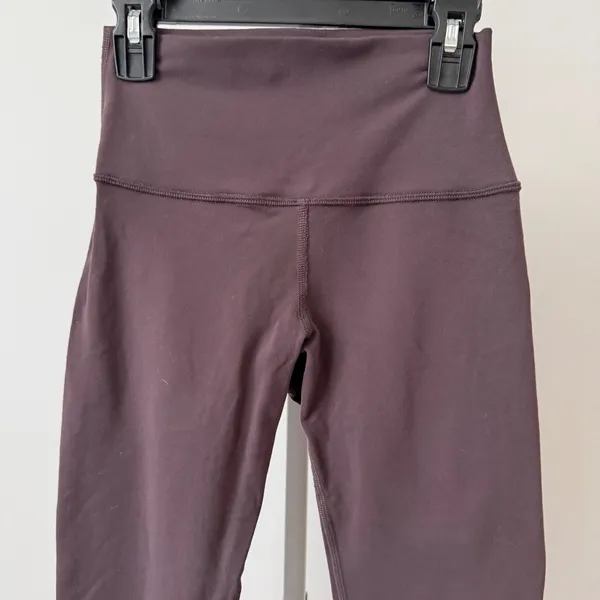 Alo Yoga sz S High‎ Waist Airbrush Legging Plum 7/8 Length Workout Athletic - Image 3