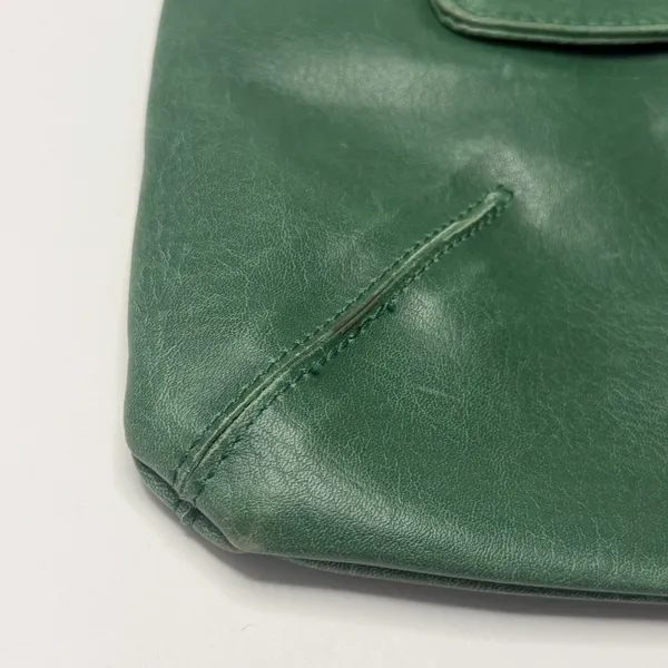Matt & Nat Leia Vintage Shoulder Bag Emerald Green Vegan Leather Silver Clasp - Image 3