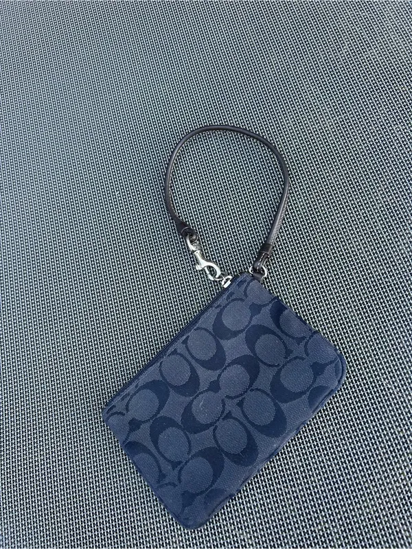 Navy coach wristlet spring, summer, wallet, purse, casual‎ little leather brown - Image 5