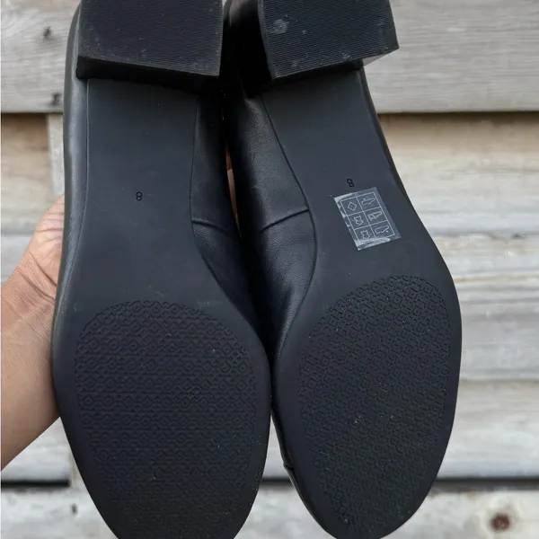 Tory Burch Black Flats with Gold Emblem - Image 4