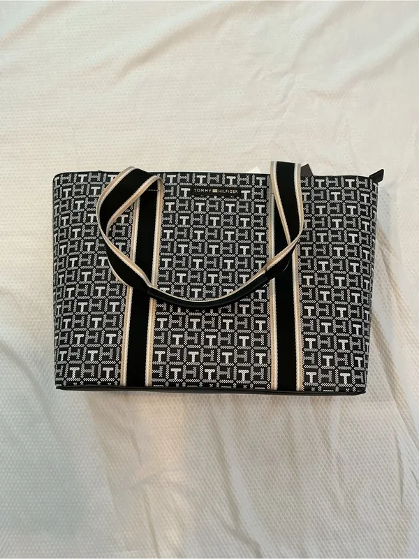 Tommy Hilfiger Black & Cream Jacquard Logo Tote - Image 7