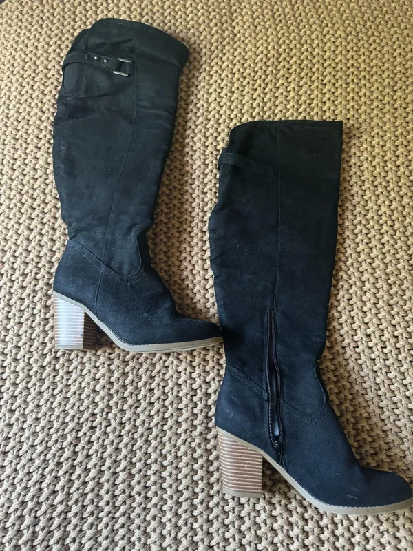 Knee High Heeled Lulus Boots - Image 2
