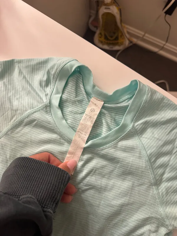 Lululemon Swiftly Tech Short Sleeve 2.0 - Image 3