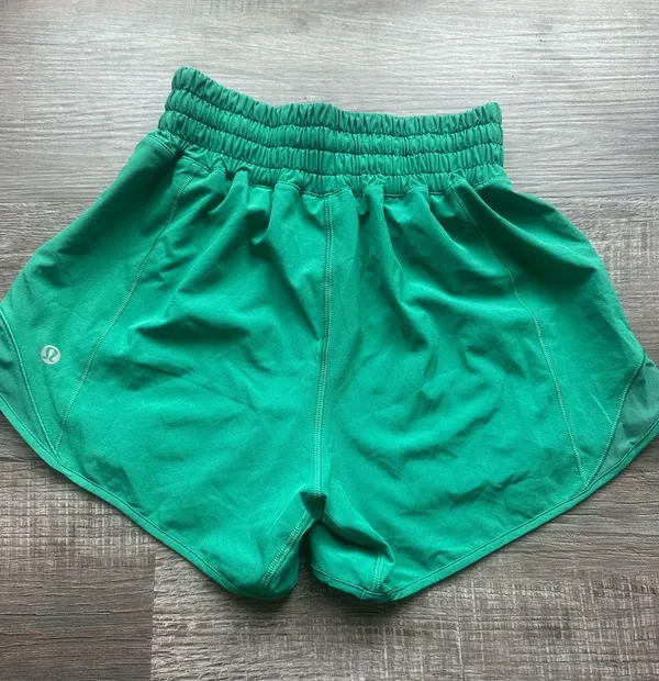Lululemon Shorts Hotty Hot - Image 2